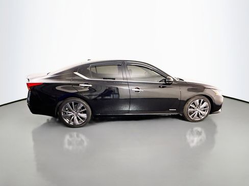 Used 2019 Nissan Altima 2.0 Edition One FWD image 11