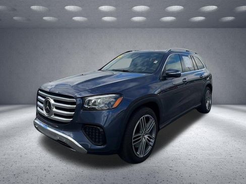Used 2025 Mercedes-Benz GLS 450 4MATIC image 3