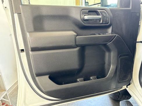 Used 2022 Chevrolet Silverado 2500 Custom AWD/4WD image 13