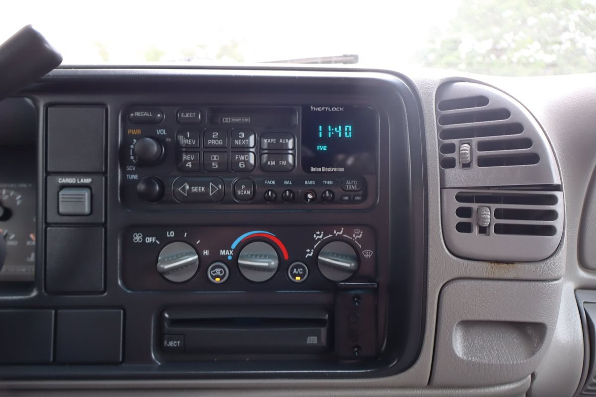 Used 1998 GMC Sierra 2500 4x4 Extended Cab w/ Marketing Option Pkg 3 image 28