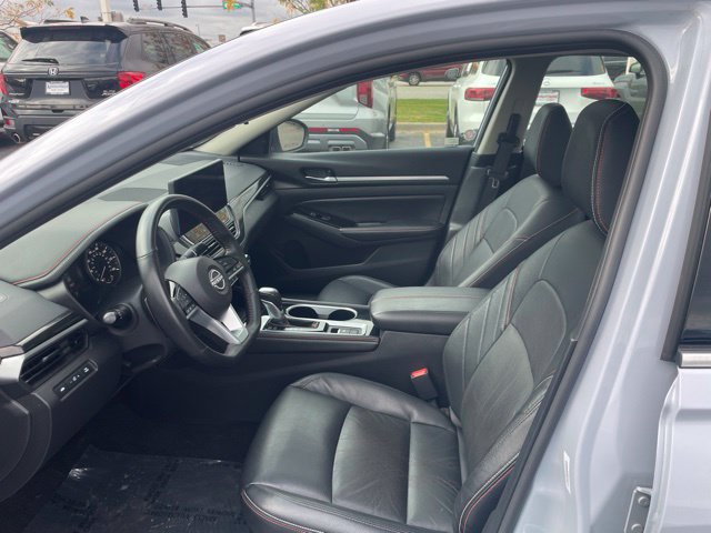 Used 2025 Nissan Altima 2.5 SR w/ SR Premium Package AWD/4WD image 7