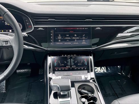 Used 2020 Audi Q8 Premium Plus image 6