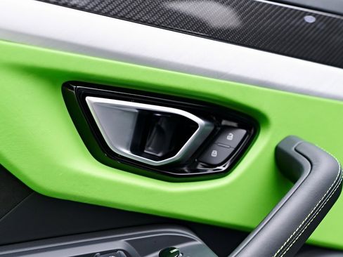 Used 2022 Lamborghini Urus image 42