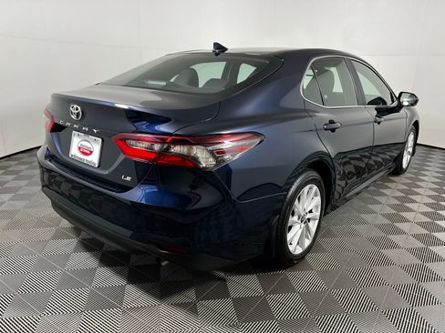 Used 2021 Toyota Camry LE w/ Cold Weather Package image 5