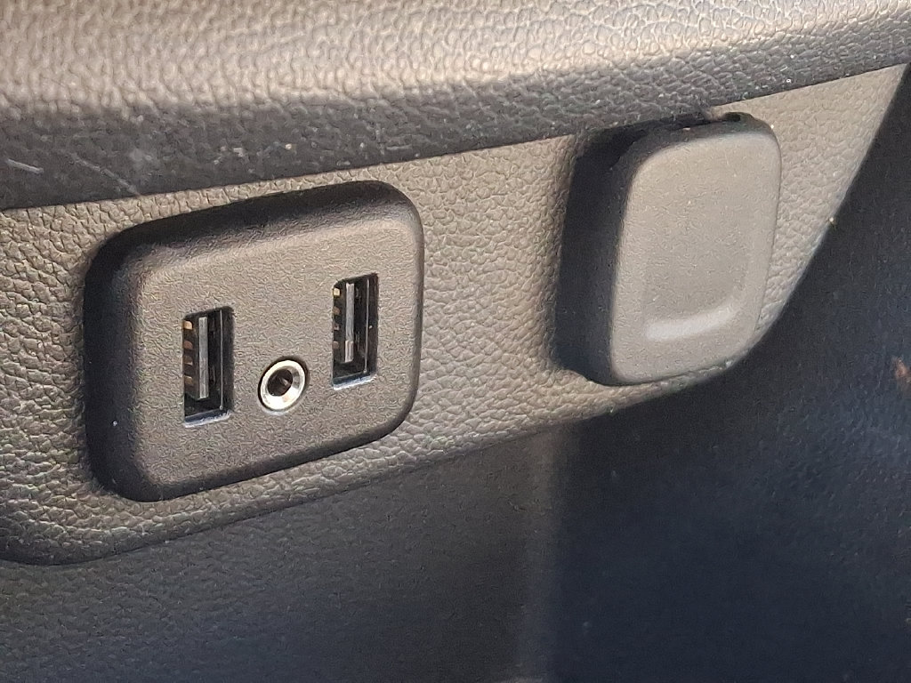Certified 2021 Chevrolet Traverse LT FWD image 26