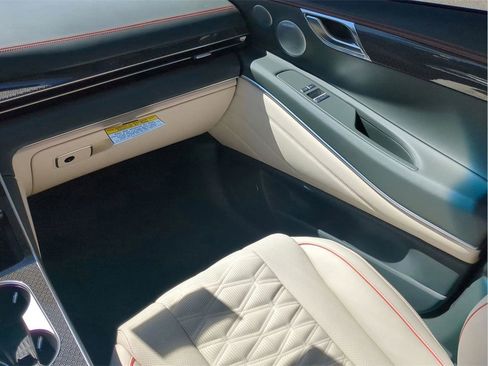 Used 2025 Genesis GV80 3.5T e-SC image 12