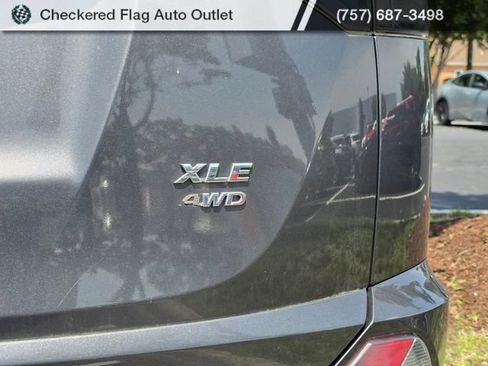 Used 2016 Toyota RAV4 XLE AWD/4WD image 8