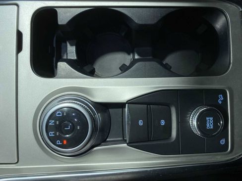 Used 2022 Ford Explorer XLT w/ Equipment Group 202A image 17