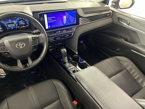 Used 2025 Toyota Camry XLE FWD image 23
