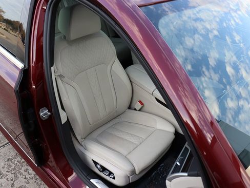 Used 2019 BMW 750i xDrive w/ Luxury Rear Seating Package image 43