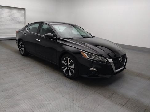 Used 2020 Nissan Altima 2.5 SV FWD image 11