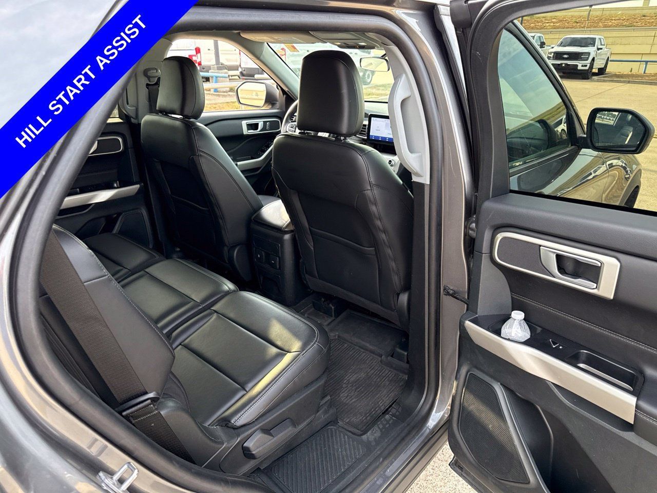Used 2023 Ford Explorer XLT w/ Equipment Group 202A AWD/4WD image 14