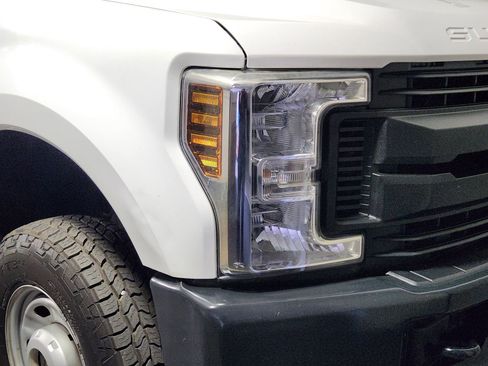 Used 2019 Ford F250 XL w/ Power Equipment Group image 6