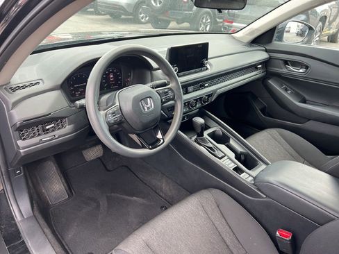 Used 2023 Honda Accord EX image 9