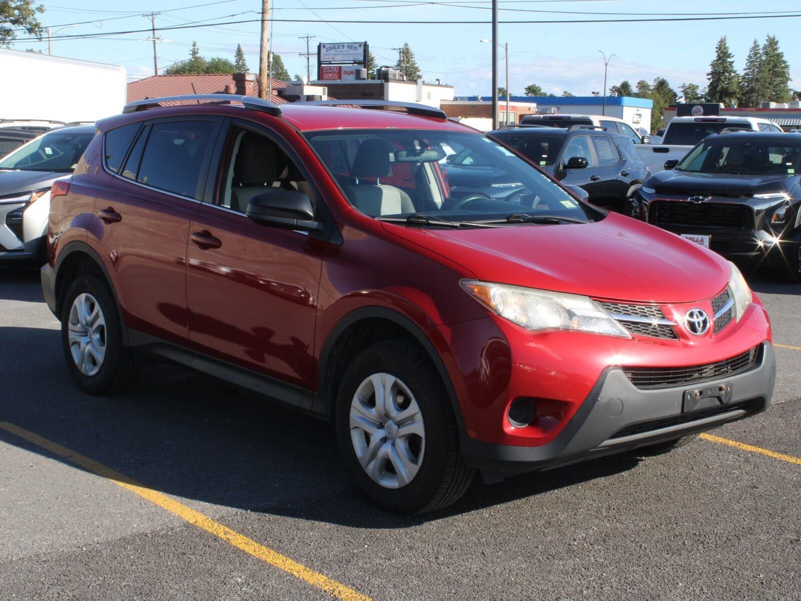 Used 2015 Toyota RAV4 LE AWD/4WD image 3