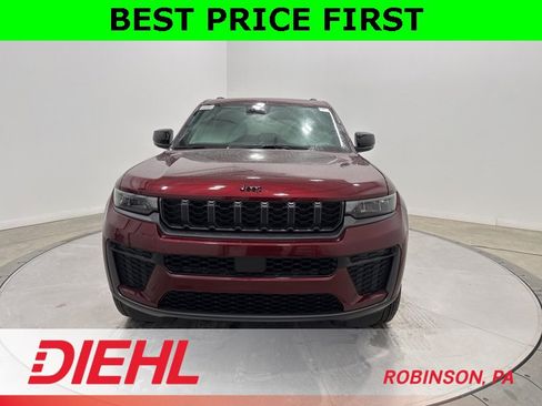 New 2026 Jeep Grand Cherokee Altitude image 2