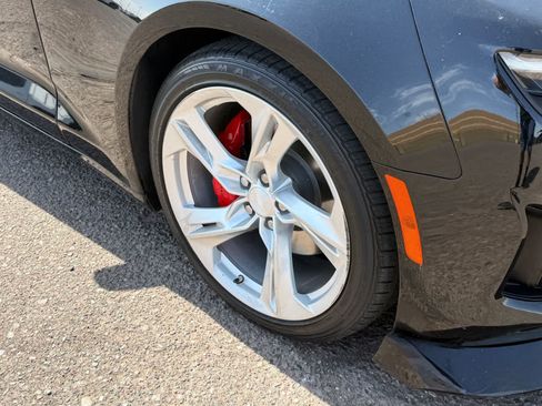 Used 2021 Chevrolet Camaro LT RWD image 6