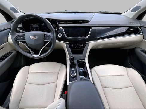 Used 2021 Cadillac XT6 Premium Luxury FWD image 16