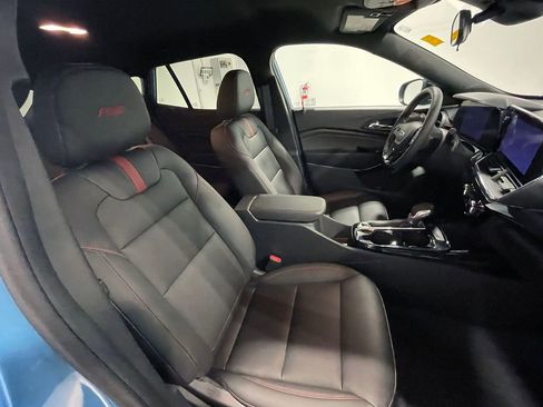 Used 2025 Chevrolet Trax RS FWD image 26