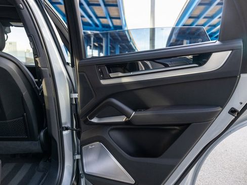 Used 2026 Porsche Cayenne S image 38