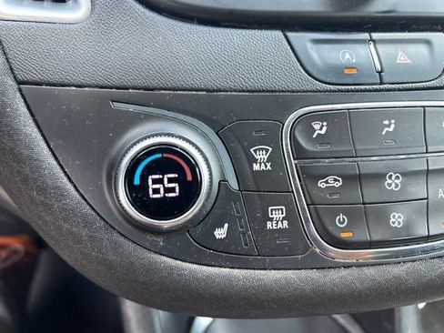 Used 2022 Chevrolet Malibu LT FWD image 12