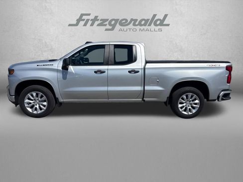 Used 2020 Chevrolet Silverado 1500 Custom w/ Custom Value Package image 2