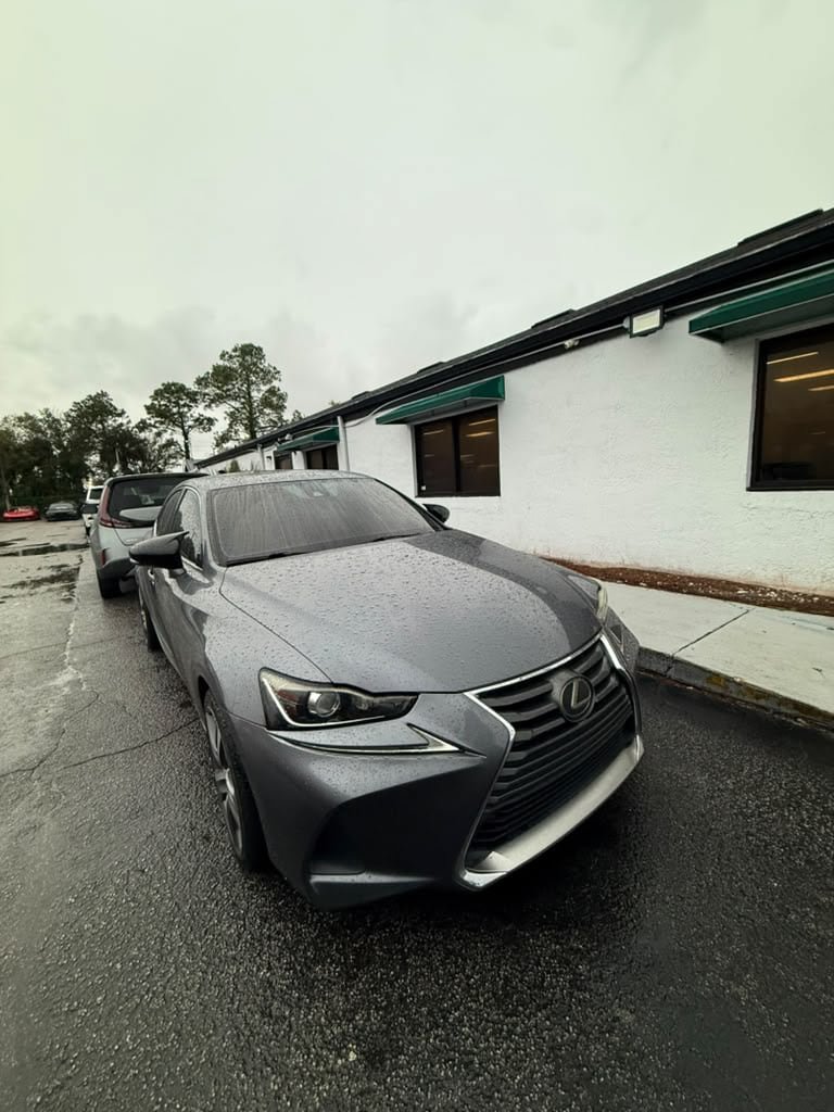 Used 2018 Lexus IS 300 w/ Premium Package RWD image 9