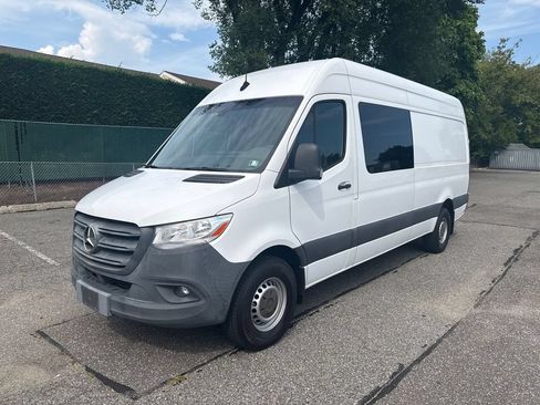 Used 2019 Mercedes-Benz Sprinter 170 image 1