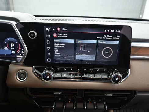 Used 2023 GMC Canyon Denali image 17