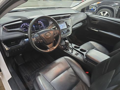 Used 2018 Toyota Avalon Touring w/ Carpet Mat Package FWD image 16
