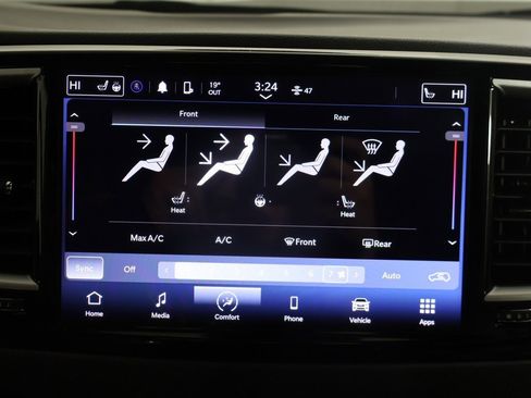 Used 2024 Chrysler Pacifica Touring-L image 43