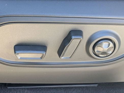 New 2025 Jeep Grand Cherokee Laredo RWD image 19
