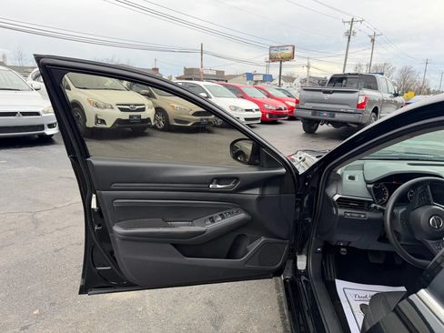 Used 2019 Nissan Altima 2.5 S FWD image 30