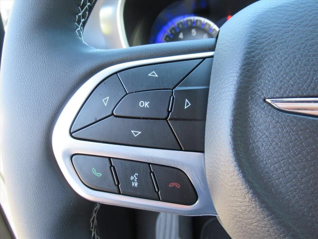 New 2026 Chrysler Pacifica Select FWD image 20