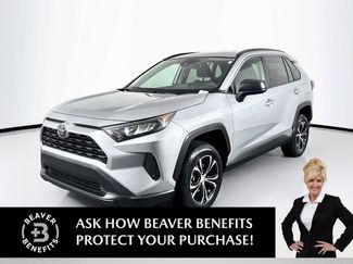 Used 2020 Toyota RAV4 LE FWD video 1