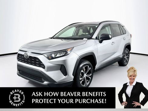 Used 2020 Toyota RAV4 LE FWD image 1