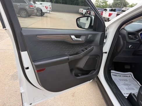 Used 2020 Ford Escape Titanium AWD/4WD image 8
