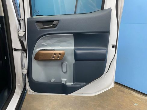 Used 2023 Ford Maverick Lariat image 45