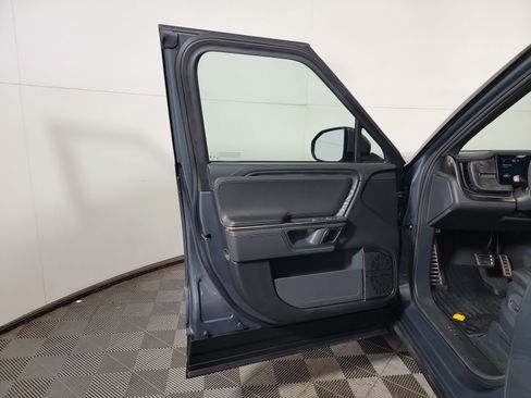 Used 2022 Rivian R1S Launch Edition AWD/4WD image 16
