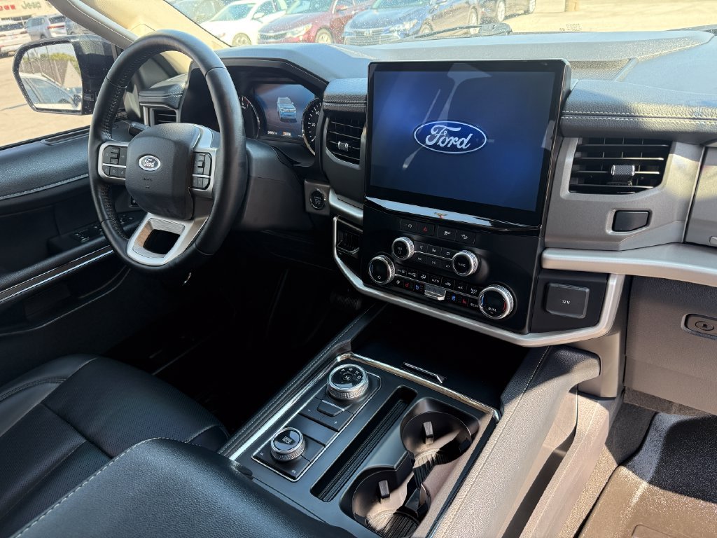 Used 2024 Ford Expedition Max XLT AWD/4WD image 3