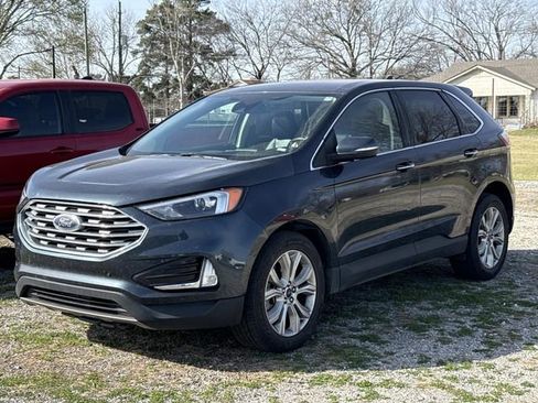 Used 2022 Ford Edge Titanium image 3