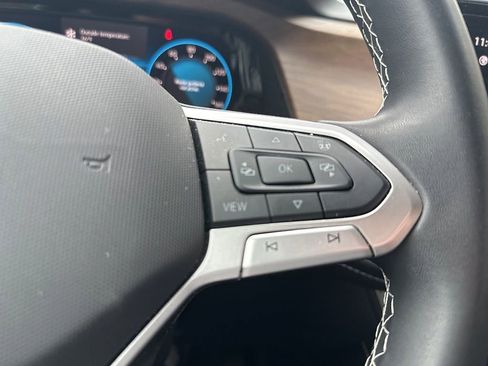 Used 2024 Volkswagen Atlas SE image 6