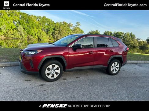 Used 2019 Toyota RAV4 LE image 1