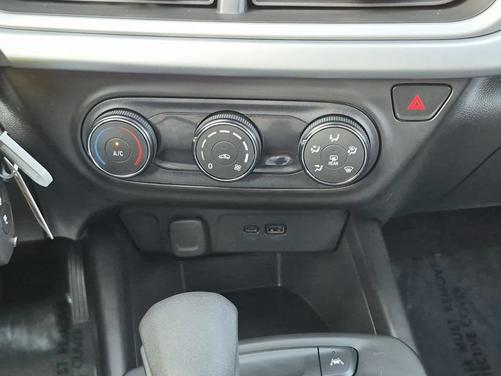 Used 2026 Chevrolet Trax LS FWD image 25