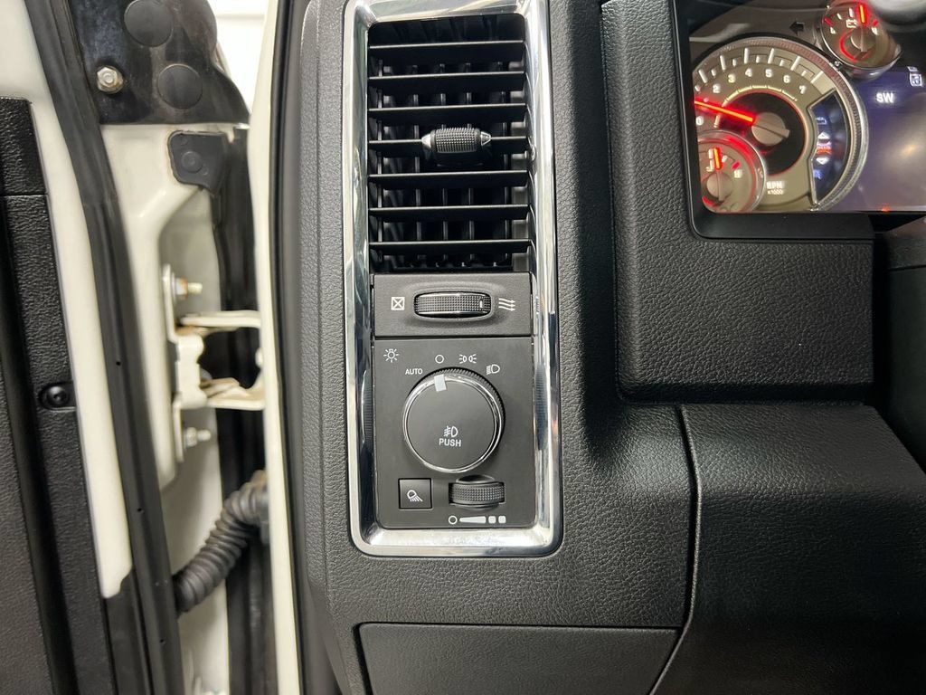 Used 2017 RAM 2500 Limited AWD/4WD image 19