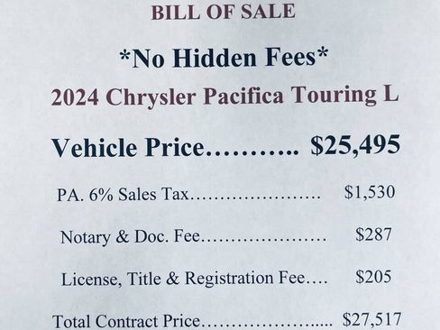 Used 2024 Chrysler Pacifica Touring-L FWD image 2