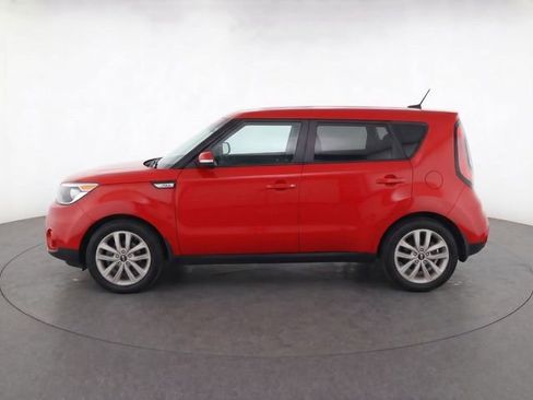 Used 2018 Kia Soul + FWD image 4