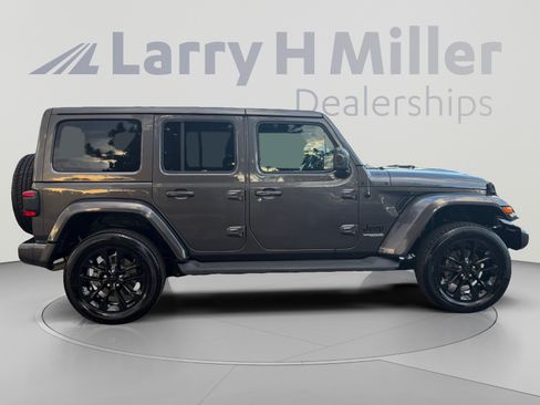 Used 2021 Jeep Wrangler Unlimited Sahara AWD/4WD image 6