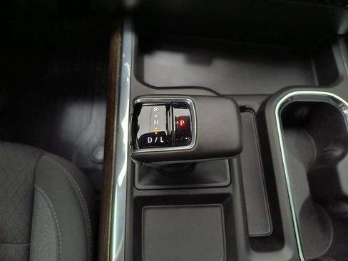 Used 2025 GMC Sierra 1500 Elevation w/ Preferred Package AWD/4WD image 14