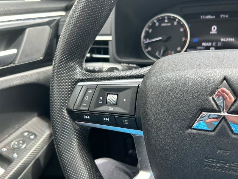 Used 2023 Mitsubishi Outlander ES FWD image 20